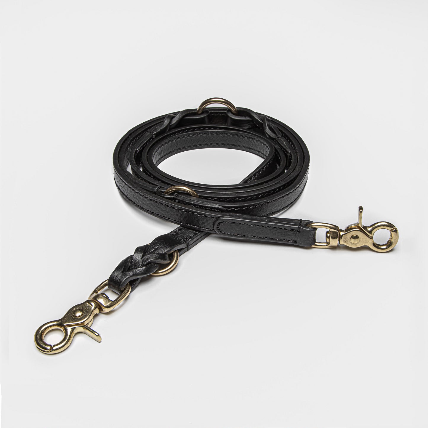 Charlie-And-Friends-Hundprodukter-Hundkoppel-Koppel-Läder-Svart-Mässingdetaljer-Front